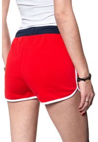 Wrangler - DAMSKIE SPODENKI WRANGLER TRUCKSHORTS TRUE RED W6064IC74. Kolor: czerwony