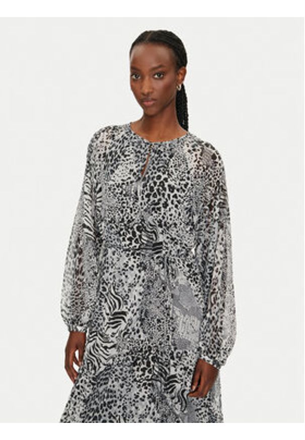 only - ONLY Sukienka codzienna Ria 15329223 Szary Regular Fit. Okazja: na co dzień. Kolor: szary. Materiał: syntetyk. Typ sukienki: proste. Styl: casual