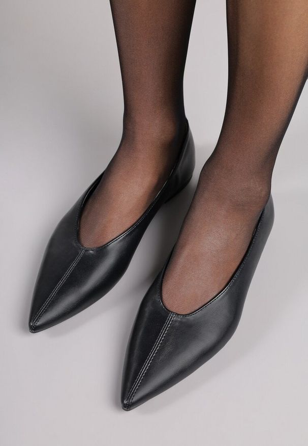 Renee - Czarne Balerinki Vices z Noskiem w Szpic i Skórzaną Wkładką Belviie. Okazja: na co dzień, na randkę. Kolor: czarny. Materiał: skóra. Obcas: na płaskiej podeszwie. Styl: casual, elegancki