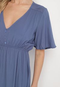 Born2be - Granatowa Bawełniana Sukienka o Rozkloszowanym Fasonie Liranelle. Okazja: na co dzień. Typ kołnierza: dekolt w kształcie V. Kolor: niebieski. Materiał: bawełna. Długość rękawa: krótki rękaw. Sezon: lato. Typ sukienki: rozkloszowane. Styl: elegancki, casual #4