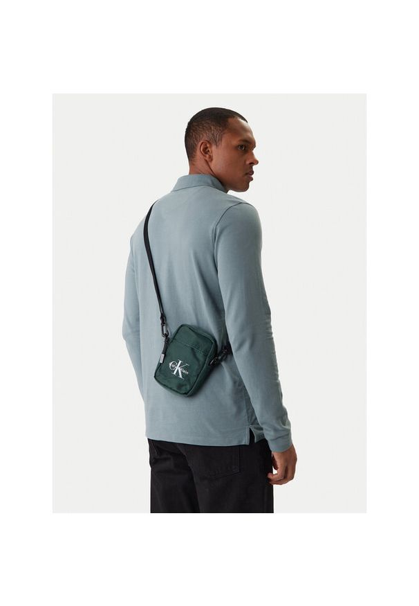 Saszetka Calvin Klein. Kolor: zielony. Materiał: nylon
