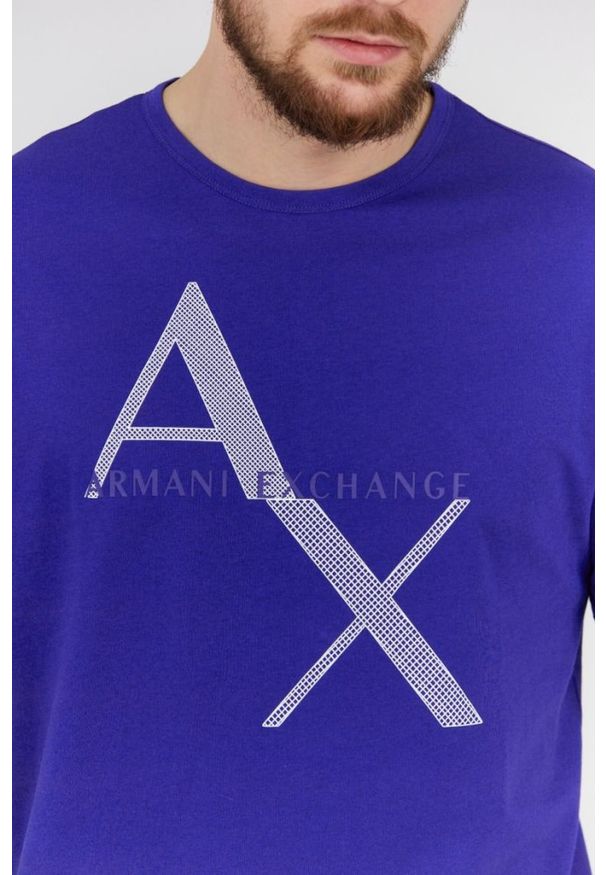 Armani Exchange - ARMANI EXCHANGE Niebieski t-shirt męski z logo. Kolor: niebieski. Materiał: prążkowany