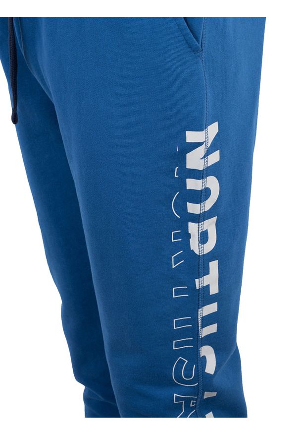 North Sails Spodnie | 90 3203 000 | Sweatpant W/Graphic | Mężczyzna | Niebieski. Okazja: na co dzień. Kolor: niebieski. Materiał: bawełna. Wzór: aplikacja, nadruk. Styl: casual