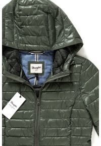 Wrangler - DAMSKA KURTKA PRZEJŚCIOWA WRANGLER PUFFER JACKET VETIVER GREEN W4112Y4T7. Kolor: zielony