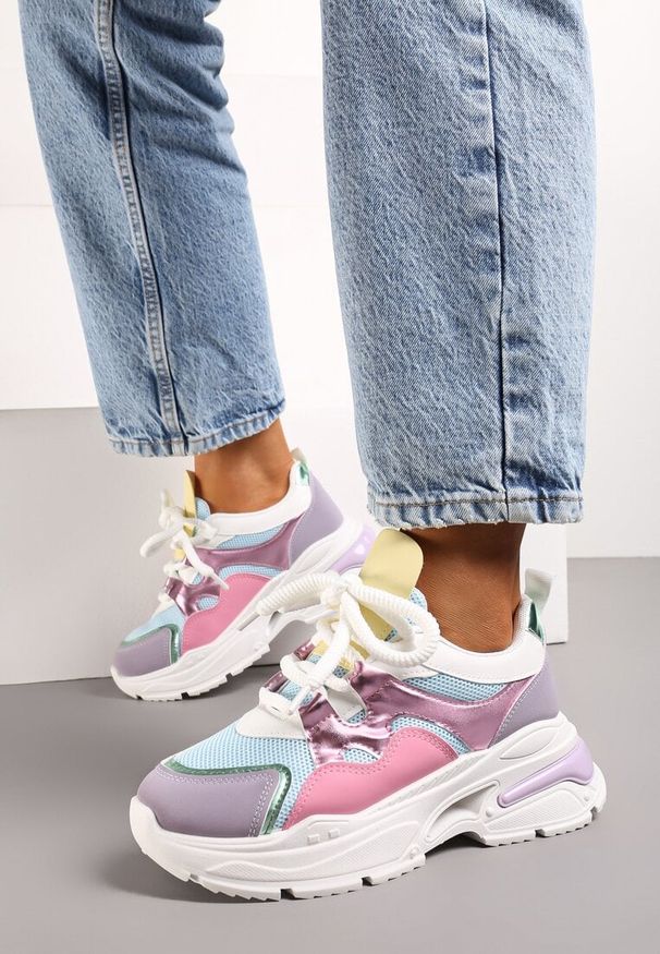 Renee - Różowo-Fioletowe Sneakersy na Platformie z Wycięciem i Grubymi Sznurówkami Bosylia. Okazja: na co dzień. Nosek buta: okrągły. Zapięcie: sznurówki. Kolor: różowy. Obcas: na platformie