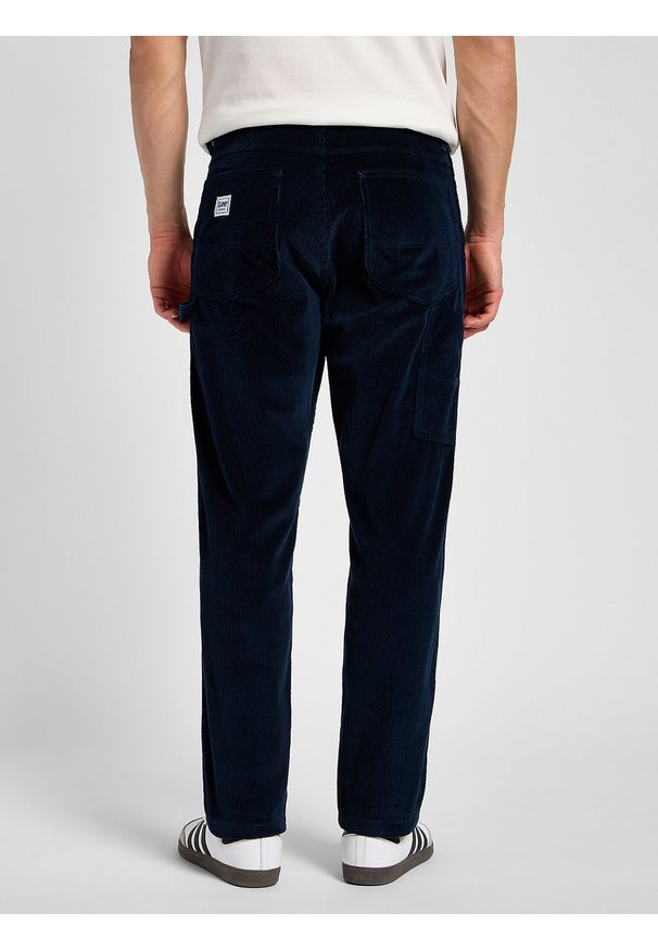 Lee - LEE MĘSKIE SPODNIE SZTRUKSOWE LEE CARPENTER RIVET NAVY 112359178. Materiał: sztruks