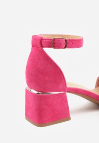 Renee - Fuksjowe Sandały na Słupku z Imitacji Skóry Zdobione Elementami o Metalicznym Wykończeniu Aloeli. Okazja: na spotkanie biznesowe, na wesele, na ślub cywilny. Zapięcie: sprzączka. Kolor: różowy. Materiał: skóra. Wzór: aplikacja. Obcas: na słupku. Styl: biznesowy #5