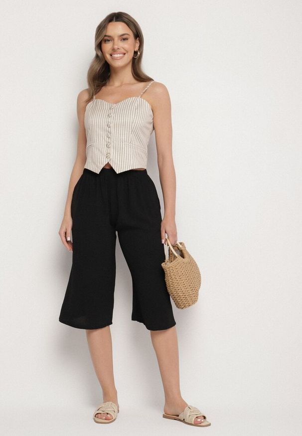 Born2be - Czarne Szerokie Spodnie z Gumką w Pasie 3/4 z Kieszonkami Efronessa. Okazja: na co dzień, na spotkanie biznesowe. Kolor: czarny. Styl: klasyczny, casual, biznesowy