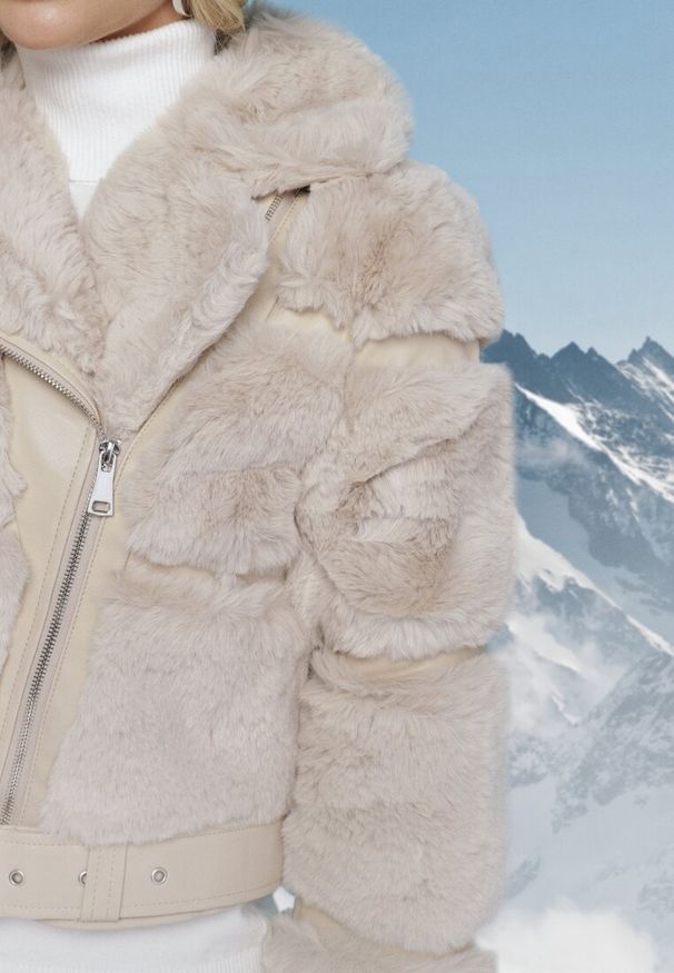 Born2be - Beżowa Futrzana Kurtka z Ozdobnym Paskiem Sirunis. Kolor: beżowy. Materiał: futro. Wzór: aplikacja