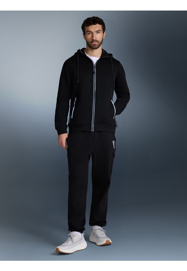 4f - 4F Bluza dresowa regular z kapturem męska - czarny XL. Okazja: na co dzień. Typ kołnierza: kaptur. Kolor: czarny. Materiał: dresówka. Styl: casual