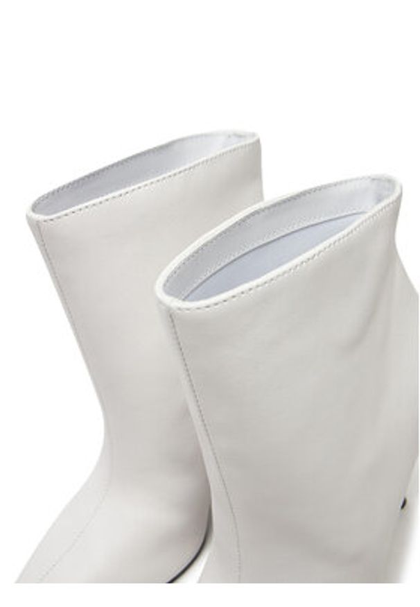 Steve Madden Botki Sentinel SM11003451 Biały. Kolor: biały. Materiał: skóra