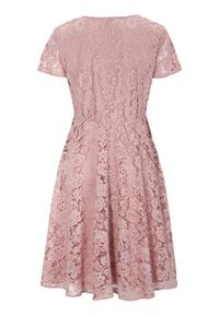 Cellbes - Różowa sukienka koronkowa. Kolor: różowy. Materiał: koronka. Typ sukienki: rozkloszowane. Styl: elegancki #3