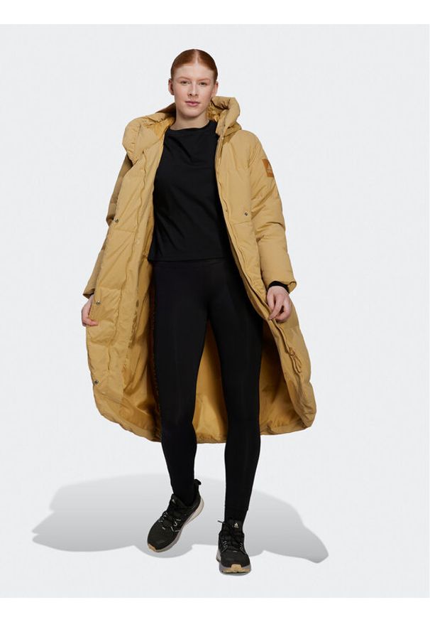 Adidas - adidas Płaszcz zimowy Big Baffle Down Coat HN9938 Beżowy Loose Fit. Kolor: beżowy. Materiał: syntetyk. Sezon: zima