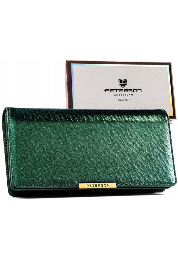 Zielony portfel damski ze skóry ekologicznej zamykany na zatrzask i suwak PTN 005-NF8 Peterson. Kolor: zielony. Materiał: skóra ekologiczna