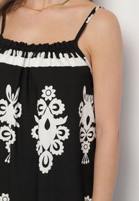 Born2be - Czarna Sukienka o Rozkloszowanym Kroju na Ramiączkach w Etniczny Wzór Revoniae. Okazja: na co dzień. Typ kołnierza: dekolt w kształcie V. Kolor: czarny. Długość rękawa: na ramiączkach. Styl: elegancki, casual #6