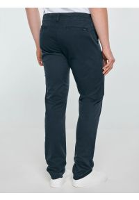 Big-Star - Spodnie męskie chinosy granatowe Hektor 404. Kolor: niebieski. Materiał: len. Wzór: gładki. Styl: elegancki #4