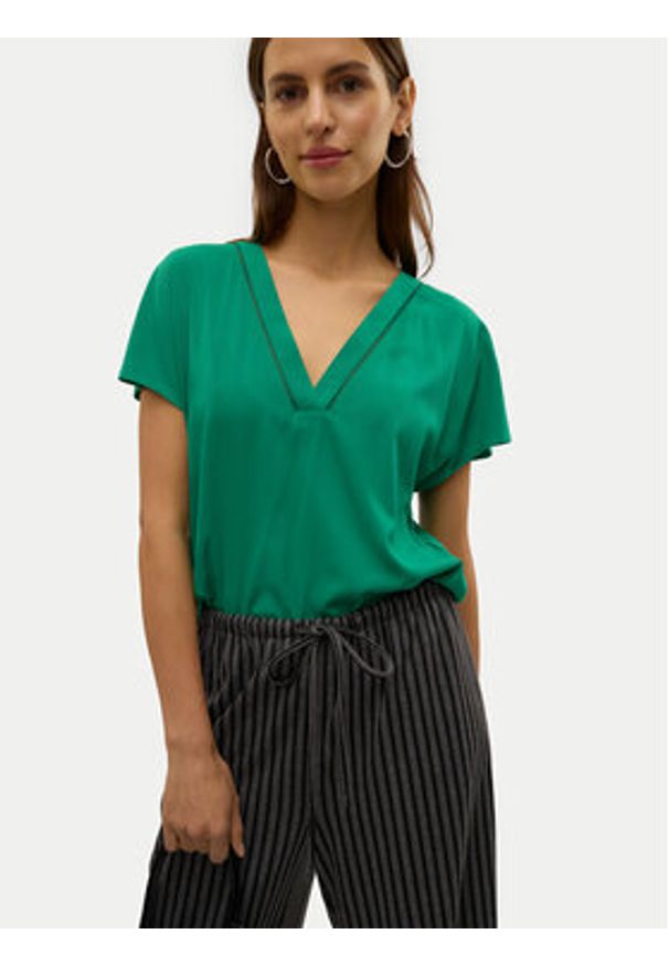 Vero Moda Bluzka Bella 10327551 Zielony Regular Fit. Kolor: zielony. Materiał: wiskoza