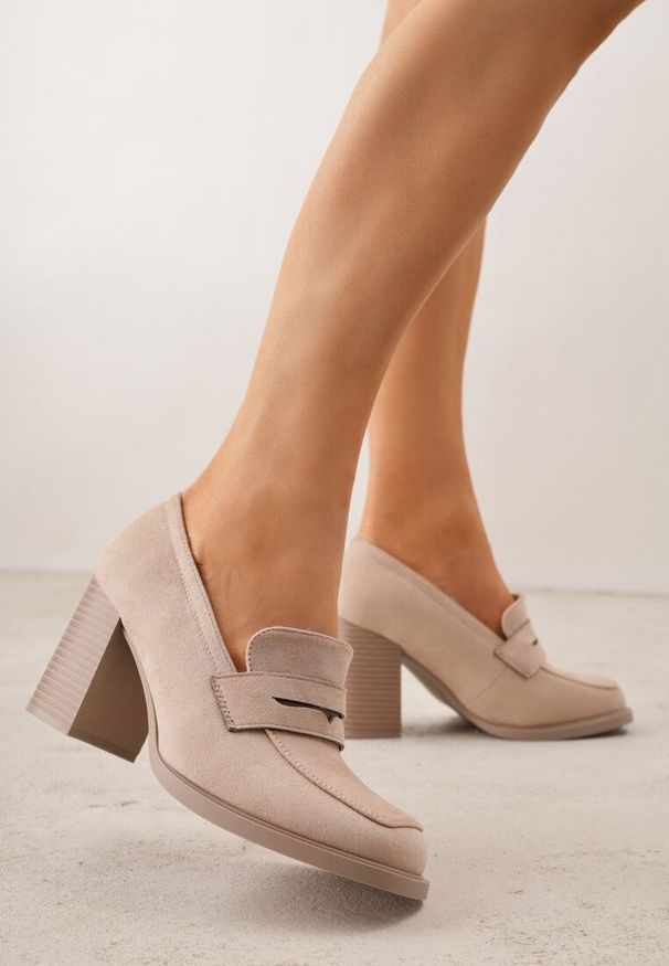 Renee - Beżowe Półbuty Mokasyny na Słupku z Geometryczną Wstawką Edalinae. Okazja: na co dzień. Kolor: beżowy. Wzór: geometria. Obcas: na słupku. Styl: casual, klasyczny