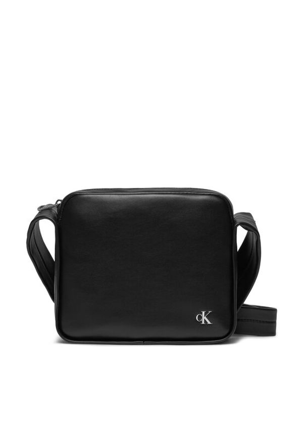 Calvin Klein Jeans Torebka Block Sq Camerabag21 Pu K60K611468 Czarny. Kolor: czarny. Materiał: skórzane