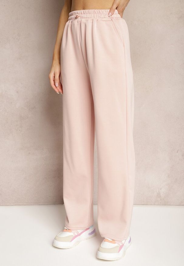 Renee - Ciemnoróżowe Spodnie High Waist o Szerokich Prostych Nogawkach z Gumką w Pasie Hintia. Stan: podwyższony. Kolor: różowy