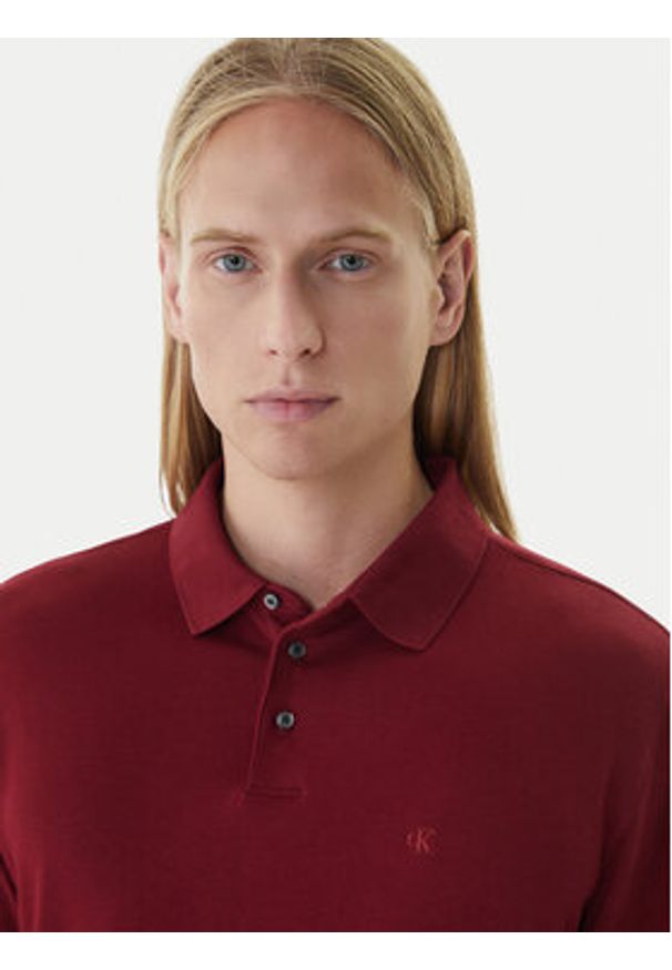 Calvin Klein Polo LV040EM909 Bordowy Regular Fit. Typ kołnierza: polo. Kolor: czerwony. Materiał: bawełna