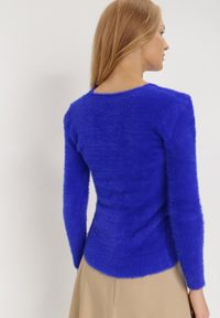Born2be - Granatowy Sweter Wełniany Panaris. Typ kołnierza: dekolt w serek. Kolekcja: plus size. Kolor: niebieski. Materiał: wełna. Styl: klasyczny