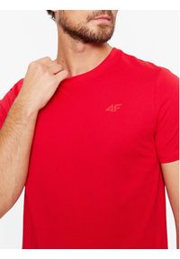 4f - 4F T-Shirt 4FAW23TTSHM0876 Czerwony Regular Fit. Kolor: czerwony. Materiał: bawełna