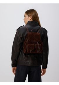 Reserved - Plecak z imitacji zamszu - brązowy. Kolor: brązowy. Materiał: zamszowe. Styl: klasyczny #1