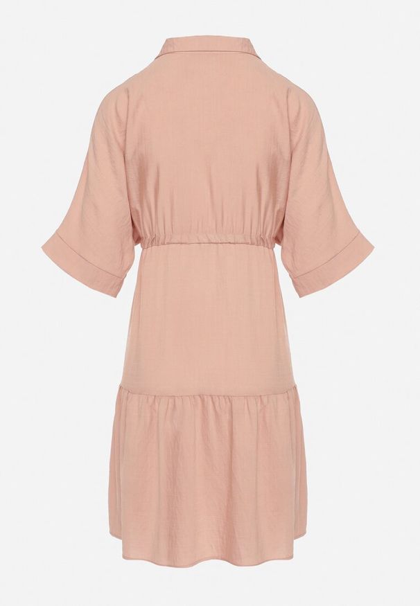 Born2be - Różowa Sukienka Koszulowa z Wiskozy z Kołnierzykiem i Wiązaniem Nanieria. Okazja: na co dzień. Kolor: różowy. Materiał: wiskoza. Długość rękawa: krótki rękaw. Typ sukienki: koszulowe. Styl: casual, boho