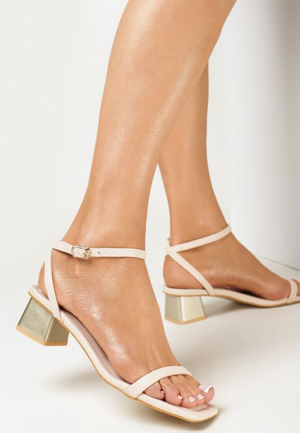 Born2be - Beżowe Sandały z Cienkimi Paseczkami na Metalicznym Słupku Misan. Kolor: beżowy. Sezon: lato. Obcas: na słupku. Wysokość obcasa: średni