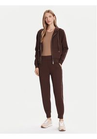 Guess Spodnie dresowe W5YB11 KBYE2 Brązowy Regular Fit. Kolor: brązowy. Materiał: syntetyk