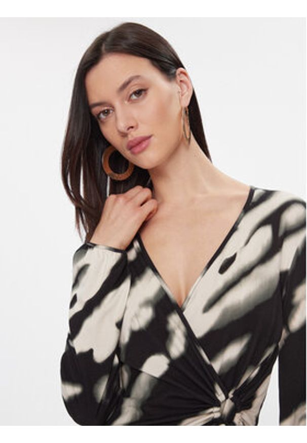 Weekend Max Mara Sukienka codzienna Staffa 2415621061 Czarny Regular Fit. Okazja: na co dzień. Kolor: czarny. Materiał: wiskoza. Typ sukienki: proste. Styl: casual