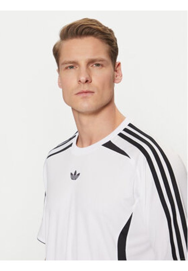 Adidas - adidas T-Shirt adicolor Teamgeist JP1113 Biały Loose Fit. Kolor: biały. Materiał: syntetyk