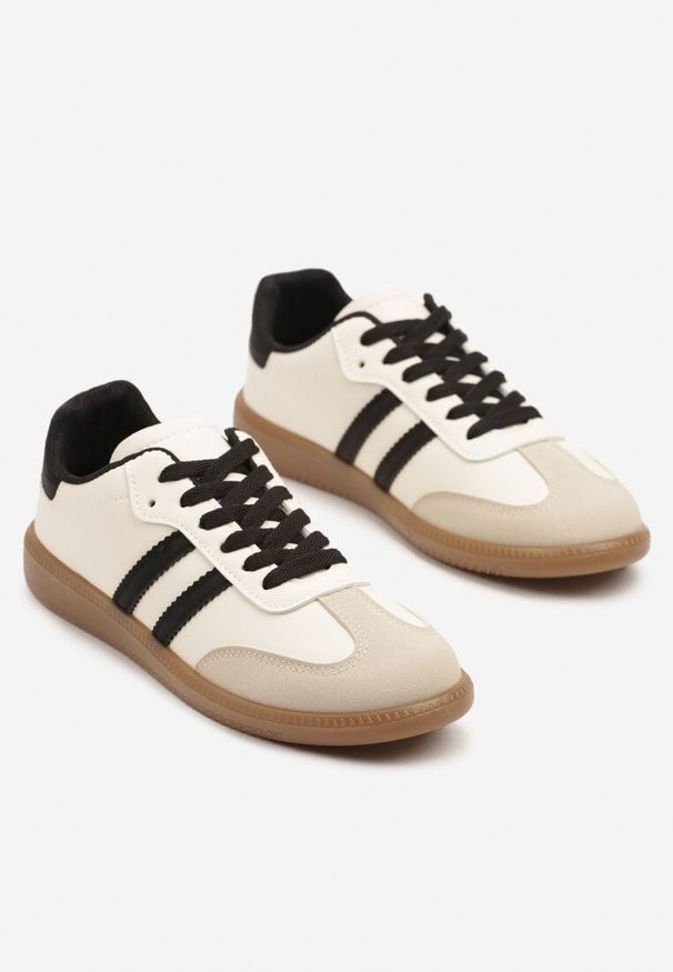 Born2be - Beżowo-Czarne Płaskie Sneakersy Ozdobione Paskami Glaria. Nosek buta: okrągły. Zapięcie: pasek. Kolor: beżowy. Wzór: aplikacja. Obcas: na obcasie. Wysokość obcasa: niski