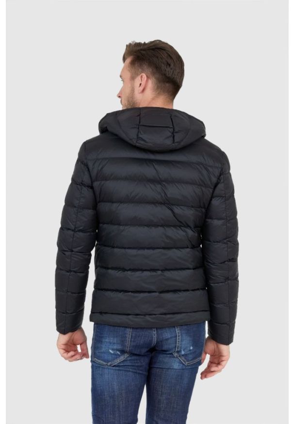 Blauer USA - BLAUER Czarna puchowa kurtka męska z kapturem, Rozmiar 3XL. Typ kołnierza: kaptur. Kolor: czarny. Materiał: puch
