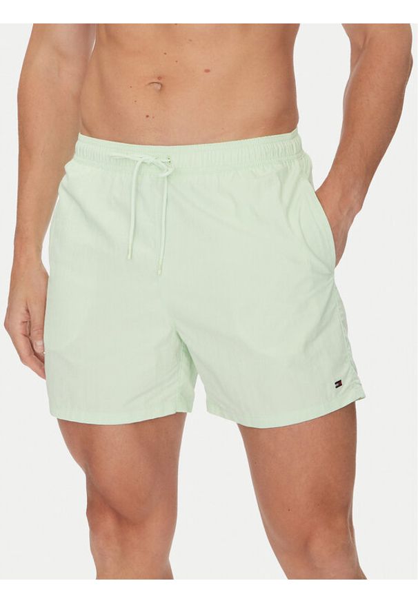 TOMMY HILFIGER - Tommy Hilfiger Szorty kąpielowe UM0UM03477 Zielony Regular Fit. Kolor: zielony. Materiał: syntetyk