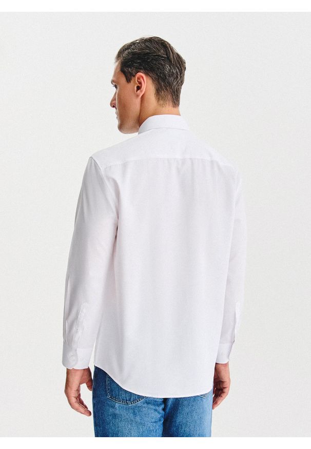 Pako Lorente - PAKO LORENTE – Biała koszula męska. Kolor: niebieski, biały. Materiał: bawełna, poliester. Długość rękawa: długi rękaw. Długość: długie