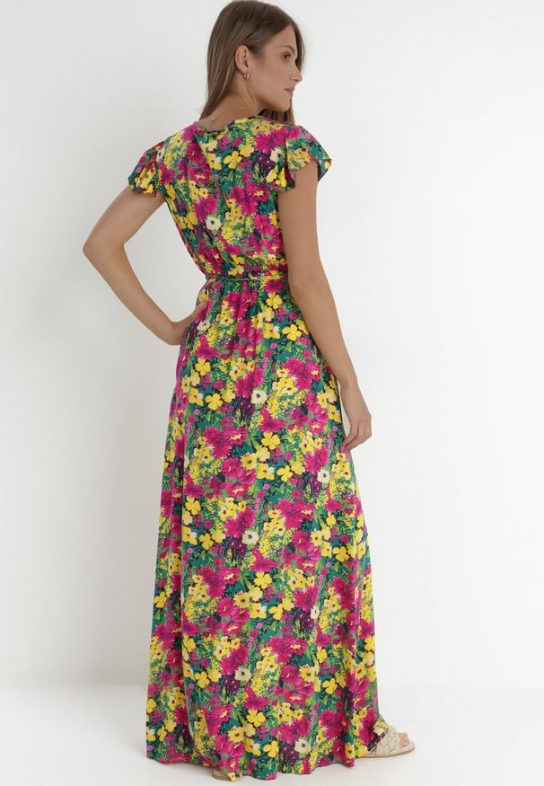 Born2be - Żółto-Różowa Sukienka Oceshi. Typ kołnierza: kołnierz z falbankami, kokarda. Kolor: żółty. Materiał: materiał. Wzór: kwiaty. Typ sukienki: kopertowe. Długość: maxi