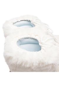 Love Moschino - LOVE MOSCHINO Śniegowce JA24432G0FIT2100 Biały. Kolor: biały. Materiał: materiał #2
