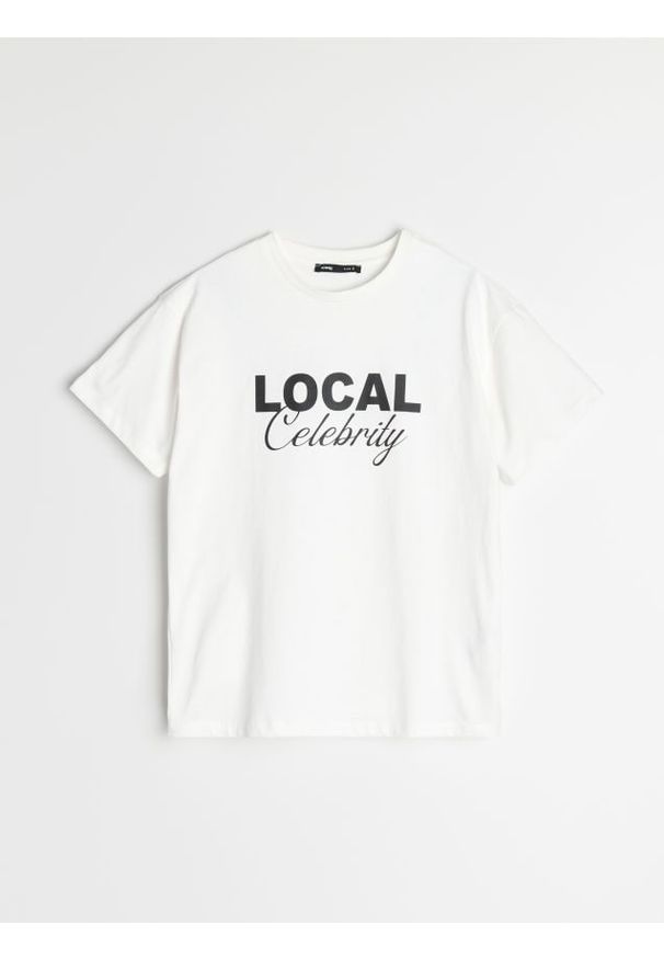 Sinsay - Bawełniana koszulka z krótkim rękawem i napisem - kremowy. Kolor: kremowy. Materiał: bawełna. Długość rękawa: krótki rękaw. Długość: krótkie. Wzór: napisy