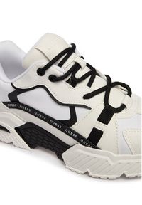 Guess Sneakersy 181332 Czarny. Kolor: czarny. Materiał: materiał #3