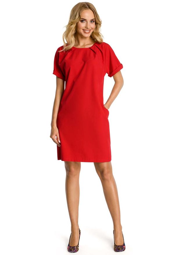 MOE - Czerwona Sukienka z Krótkim Reglanowym Rękawem. Kolor: czerwony. Materiał: wiskoza, poliester, elastan