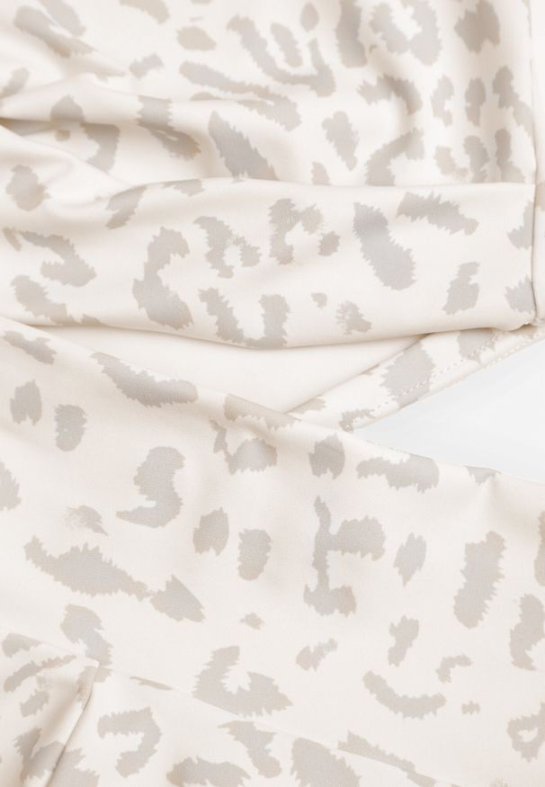 Born2be - Szary Komplet Sportowy Krótki Top i Spódnico-Szorty Sillifia. Kolor: szary