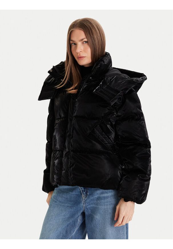 only - ONLY Kurtka zimowa Bergen 15351969 Czarny Oversize. Kolor: czarny. Materiał: syntetyk. Sezon: zima