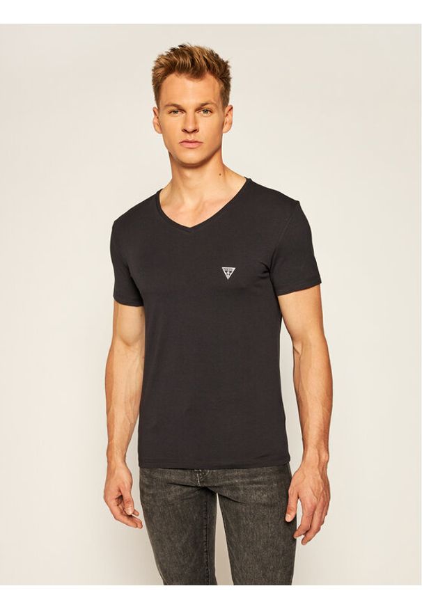 Guess T-Shirt U97M01 JR003 Czarny Slim Fit. Kolor: czarny. Materiał: bawełna
