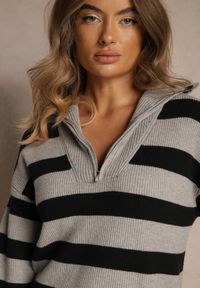 Renee - Czarno-Szary Sweter w Paski z Suwakiem przy Dekolcie Ralanae. Okazja: na co dzień. Kolor: czarny. Materiał: skóra, jeans. Długość rękawa: długi rękaw. Długość: długie. Wzór: paski. Styl: casual, klasyczny