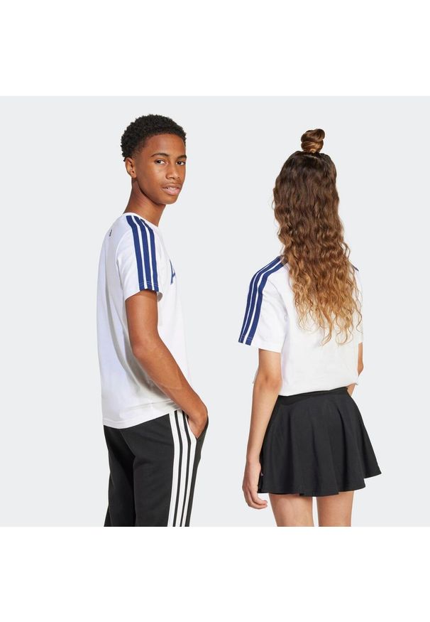 Adidas - Koszulka dziecięca ADIDAS. Kolor: biały, wielokolorowy, niebieski. Materiał: włókno, materiał, bawełna