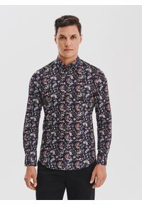 Pako Lorente - PAKO LORENTE – Granatowa koszula w kwiaty. Typ kołnierza: kołnierzyk klasyczny. Kolor: niebieski. Materiał: bawełna, elastan. Długość rękawa: długi rękaw. Długość: długie. Wzór: kwiaty. Styl: klasyczny #1