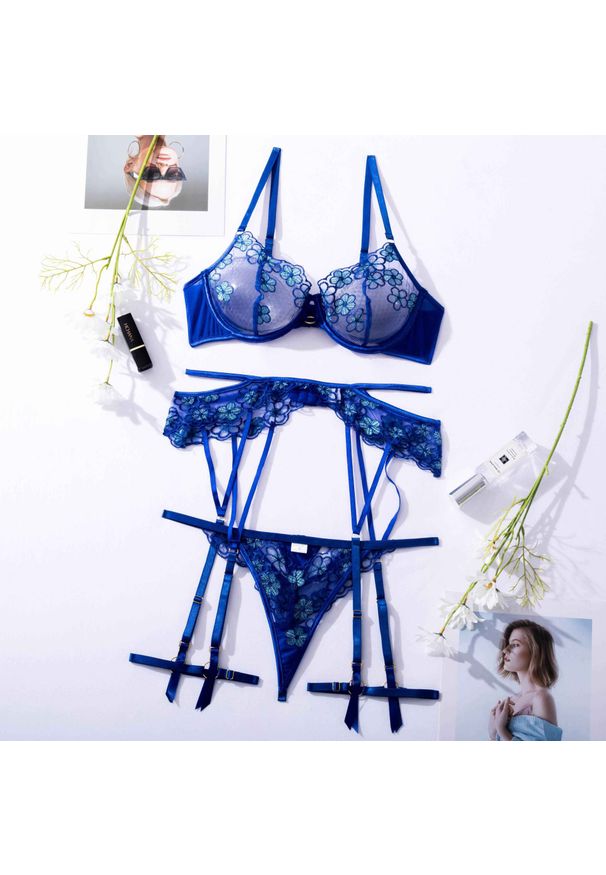 Intica - Komplet bielizny z drobnym wzorem i przezroczystymi wstawkami Solja. Kolor: niebieski. Materiał: materiał. Wzór: paski