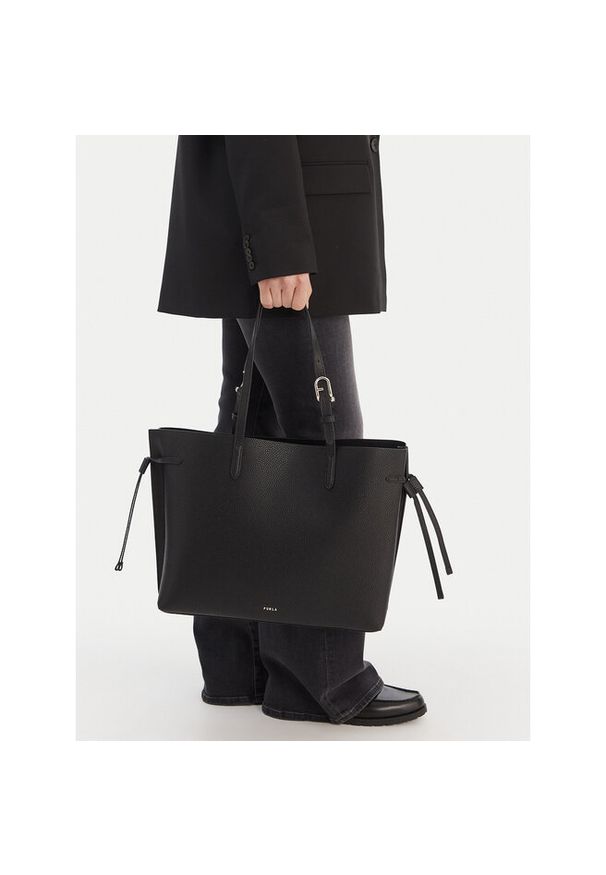 Torebka Furla. Kolor: czarny